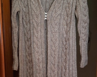 Long-sleeved knitted wool cartigan