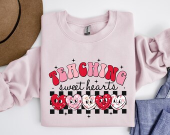 Felpa per insegnanti per San Valentino, Maglione per insegnanti innamorati, Maglietta per insegnanti con tema "Amore per gli insegnanti".