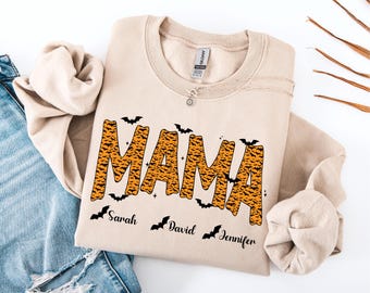 Aangepaste Halloween Mama-sweater, Halloween Mama-sweater met kindernamen, Spooky Mama-shirt, aangepast Fall Mama-T-shirt, Halloweencadeau voor moeder