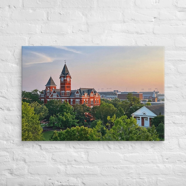 Leinwand-Kunstwerk der Auburn University Tigers Sunset Campus, gespannt und gerahmt, Montagehalterungen im Lieferumfang enthalten, mehrere Größen