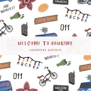Może przedstawiać: Bezszwowy wzór z elementami z popularnego serialu telewizyjnego. Zawiera Demogorgona, gofry, lampki choinkowe, rower, krótkofalówkę i tekst "WELCOME TO HAWKINS" na białym tle.