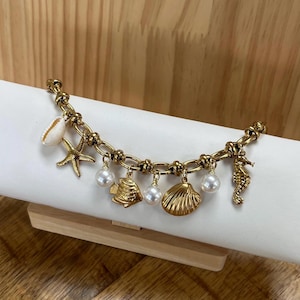 Seashells Gold Bracelet | Summer Boho Costal Charm Bracelet | Starfish Pearl Seahorse Charms | Handmade Gifts for Her | Gold Jewellery