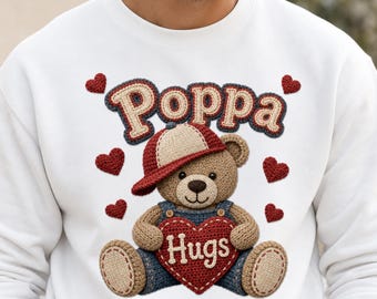 Poppa Bear Hugs PNG: Kuscheliger Strickteddybär hält Herz