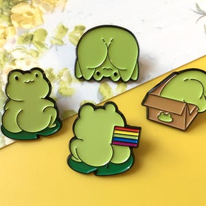 Funny & Cute Frog Enamel Pin | Cute Pin Badge | Lapel Pin | Enamel Pin Set for Backpacks | Birthday Gift for Her/Him
