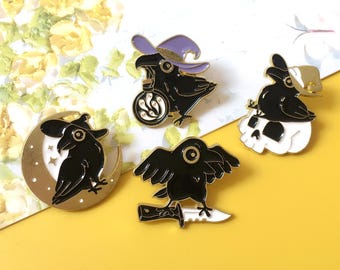 Mooie kleine kraai emaille pin | Leuke pin-badge | Reversspeld | Emaille pennenset voor rugzakken | Verjaardagscadeau voor haar/hem