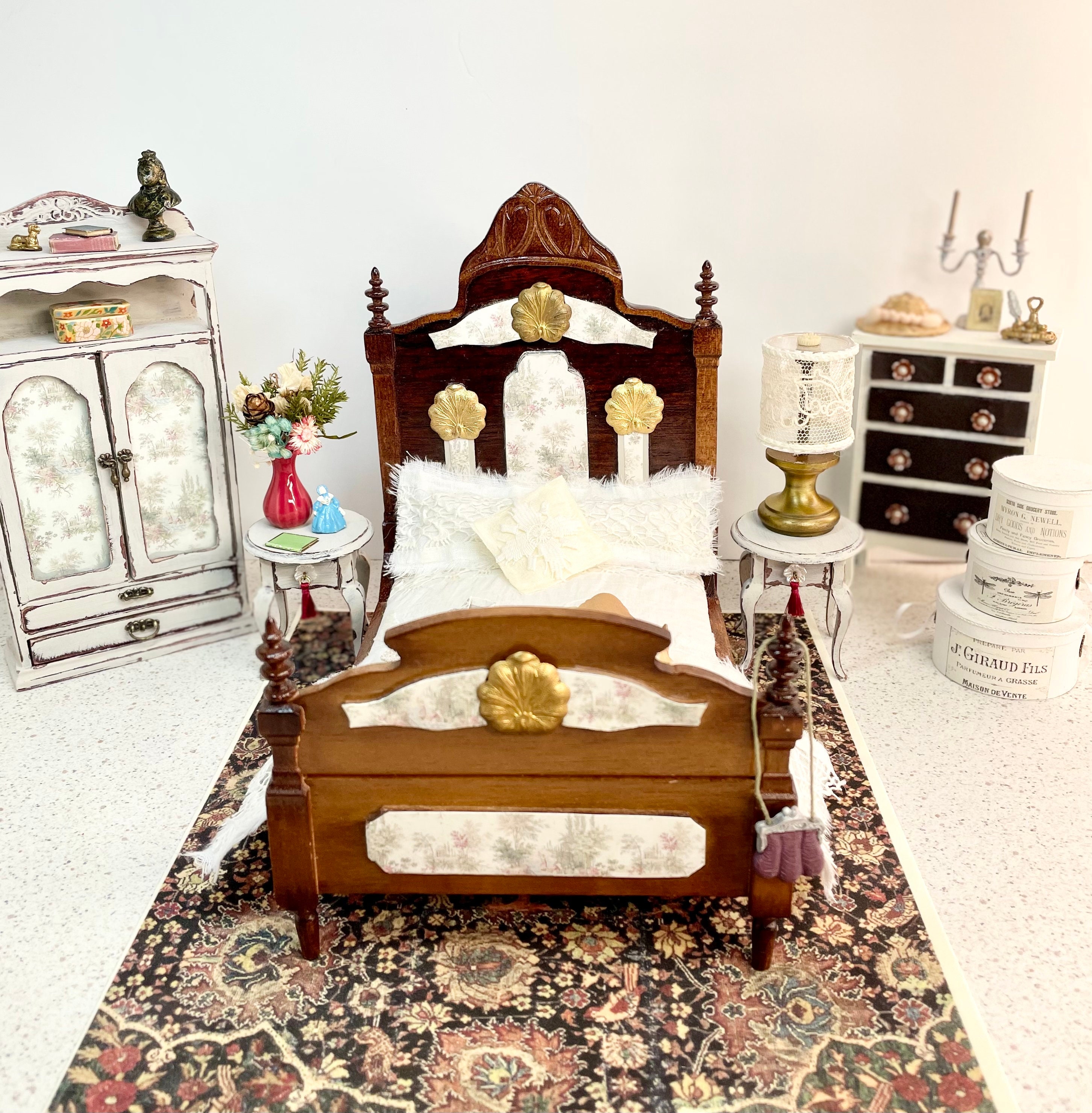 Victorian Dollhouse Bedroom Furniture