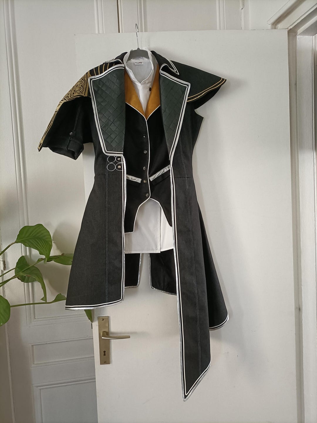 LUNE Cosplay Jacket – Clair Obscur: Expedition 33 Made by measurements - Etsy France