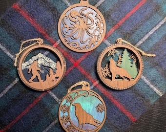 Adornos de madera pintados a mano: Kraken, pulpo, cuervo, grajo, Sasquatch, lobo