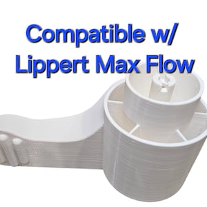 Op de afbeelding: Witte kunststof RV-waterfilterbehuizing compatibel met Lippert Max Flow. De behuizing heeft een ronde vorm met een handvat aan de zijkant.