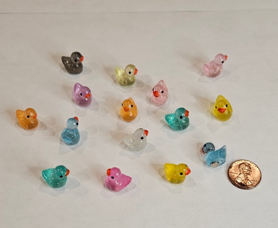 100 Leuchtende Mini-Enten – Kleine Aliens Mit Hüten – Harzfiguren Für Mikrogarten, Puppenhaus & Deko