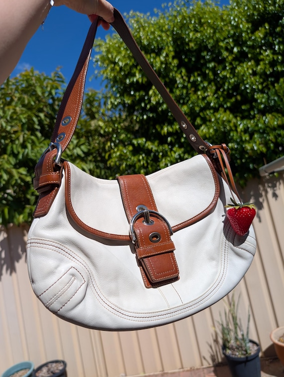 バッグ COACH SOHO oneshoulder bag Y2K leather Vintage Y2K Coach Soho Shoulder Bag in White and Tan F10192