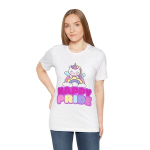 Glückliches stolzes Einhorn LGBTQIA Einhorn-Stolz-Regenbogen-T-Shirt bunter Spaß Kawaii Unisex Jersey-Kurzarm-T-Stück