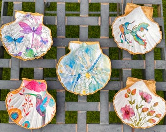 Unique Scallop Shell Ring Dish, Decoupage Shell Trinket Dish, Jewelry Holder, Decorative Decoupage Jewelry Bowl