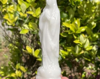 Statua della Vergine Maria in giada bianca intagliata a mano, alta 10 cm, per la decorazione della casa.