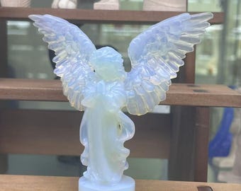 Angelo in quarzo opale intagliato a mano, decorazione per la casa (7,6 cm)