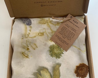 Pañuelo ecoprint, pañuelo de seda, fular seda, ecoprint pañuelo, ecoprint estampado, estampación botánica, pañuelo de flores