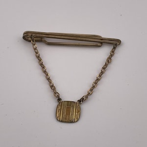 Tie Bar Clip with Chain