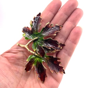 Vintage 1960s Enamel Maple Leaf Brooch
