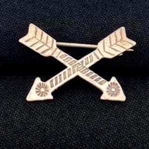 Fred Harvey Era Old Pawn Crossed Sterling Silver Arrows