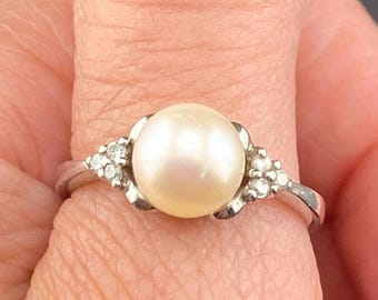 Anillo vintage de perla en plata de ley con circonitas