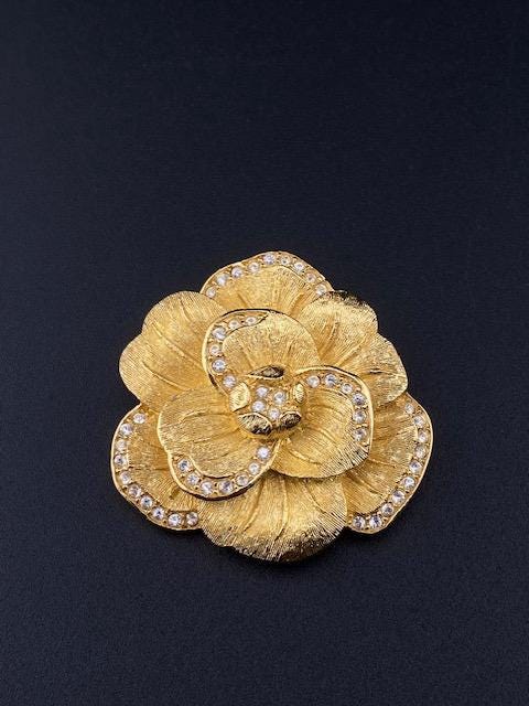 Christian Dior☆極美品☆ビンテージ・キラキラ大きなカメリアブローチ il_fullxfull.6683541082_tbue.jpg