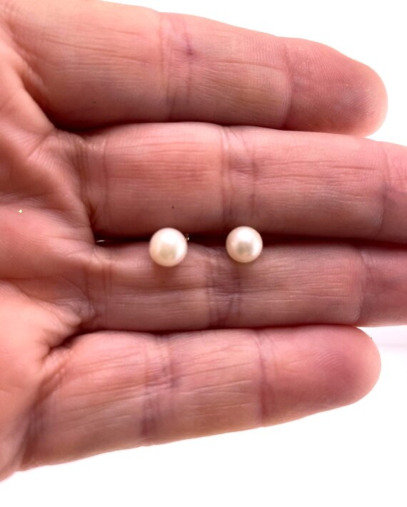 Vintage 1980s 14K Plumb Gold White Pearl Stud Earrings