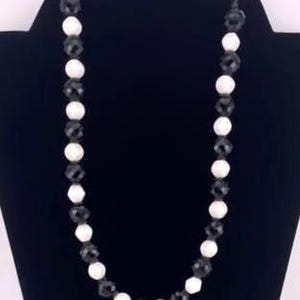 Vintage Faceted Black and White Glass Bead Necklace