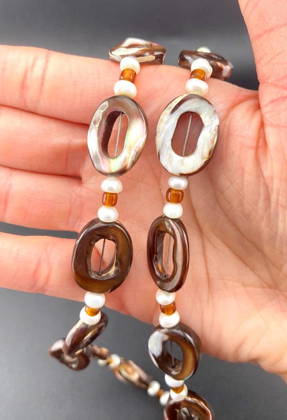 Vintage Pearl and Brown Mother of Pearl Necklace - Etsy