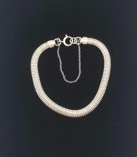 ブレスレット +ENGBROX+ silver925 layered snake chain bracelet EBBL21021SV Amazon.com: tiggell 5pcs Chain Bracelets Kit Silver Plated