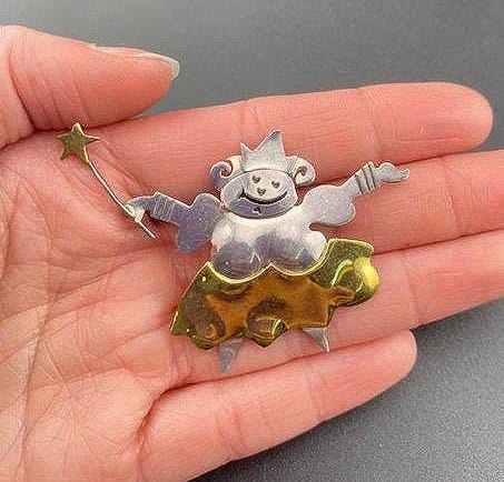 Far Fetched ブローチ Far fetched jewelry - Etsy 日本