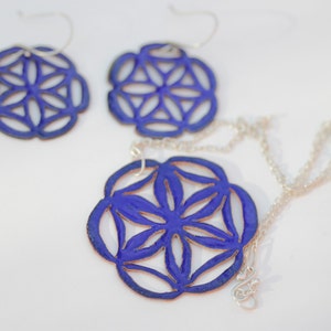 Elegant Rounded Blue Mandala Necklace main image 0