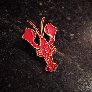 Maine - gold enamel lapel pin