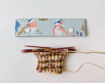 Knitting Needle Keeper DPN Cozy for 6 inch needles - Snow Day