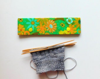 Knitting Needle Keeper DPN Cozy for 6 inch needles - Open Eyed