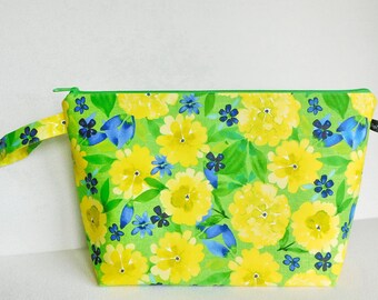 Wedge Bag, Large Zippered Knitting Project Bag, Sweater Project Size Knitting Bag, Buttercup