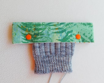 Knitting Needle Keeper DPN Cozy for 6 inch needles - Green Ferns
