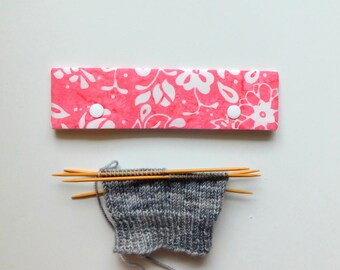 Knitting Needle Keeper DPN Cozy for 6 inch needles - Pink Batik