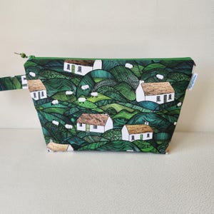 Sac à projets en tricot compensé : Irish Cottages & Sheep Design