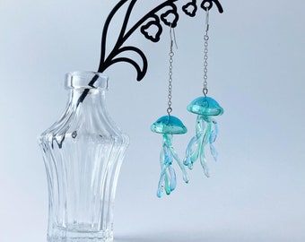 Green jellyfish earrings made from resin ~ suigyoku ~