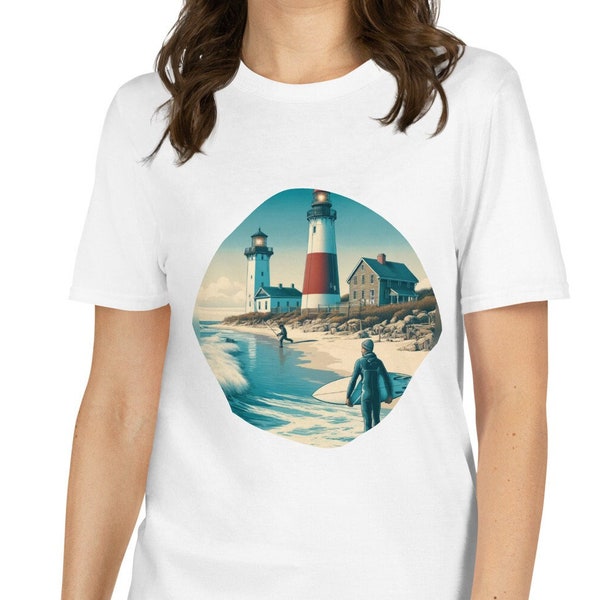 Coastal Serenity Surfer Tee – Nautisches Leuchtturm-Strandszene-Unisex-T-Shirt