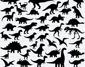 Puede incluir: Siluetas negras de dinosaurios en varias poses, incluyendo Tyrannosaurus Rex, Triceratops y Stegosaurus. La imagen presenta una variedad de criaturas prehistóricas, perfectas para proyectos de manualidades o materiales educativos. La imagen también incluye los tipos de archivo EPS, PNG, JPG, PDF, DXF y SVG.