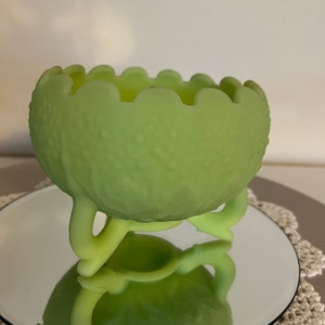 Vintage Fenton glass custard uranium candy bowl lime green