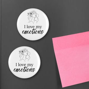 Magnes „Kocham swoje emocje” | Prezent odporny na PMS dla wrażliwych królowych, dziewczyn, które czują wszystko i osób, które przeżyły wahania nastroju | Zatwierdzony przez Emotional Chaos