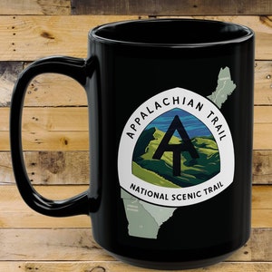 Appalachian Spur Malerische Keramik Schwarze Tasse (11oz, 15oz) Hike Camp Karte