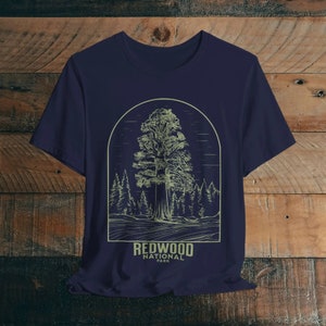 Redwood National Park Unisex Fit Weiches T-Shirt Big Tree Line Art Outdoorsy Natur inspiriert T-Shirt