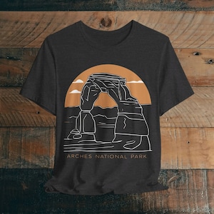 T-shirt unisex morbida Arches National Park Delicate Arch Sunset