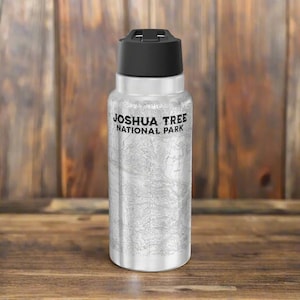 Joshua Tree National Park Isolierte Wasserflasche California Desert Tumbler, 32 Unzen Outdoor Trinkgeschirr für unterwegs