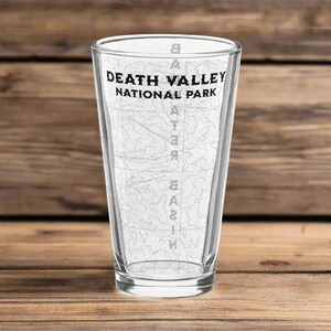 Death Valley Nationalpark Topographisches Pintglas Badwater Basin Topo im Freien Natur inspiriertes Trinkgefäß