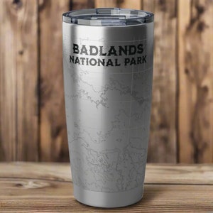 Tumbler topografico del parco nazionale Badlands da 20 once USGS Topo Map Print South Dakota Caffè Tè In movimento All'aperto