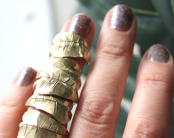 Brass leaf ring, Gold, Statement piece, Heart jewelry, Plant lover, Gift for her, Philodendron, Nature inspired, Lost wax casting, Size 6